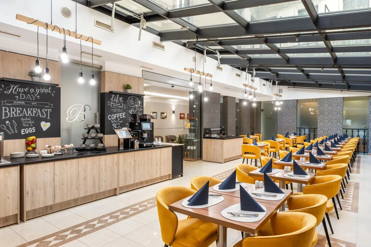 The Three Corners Hotel Bristol — rooms and atmosphere