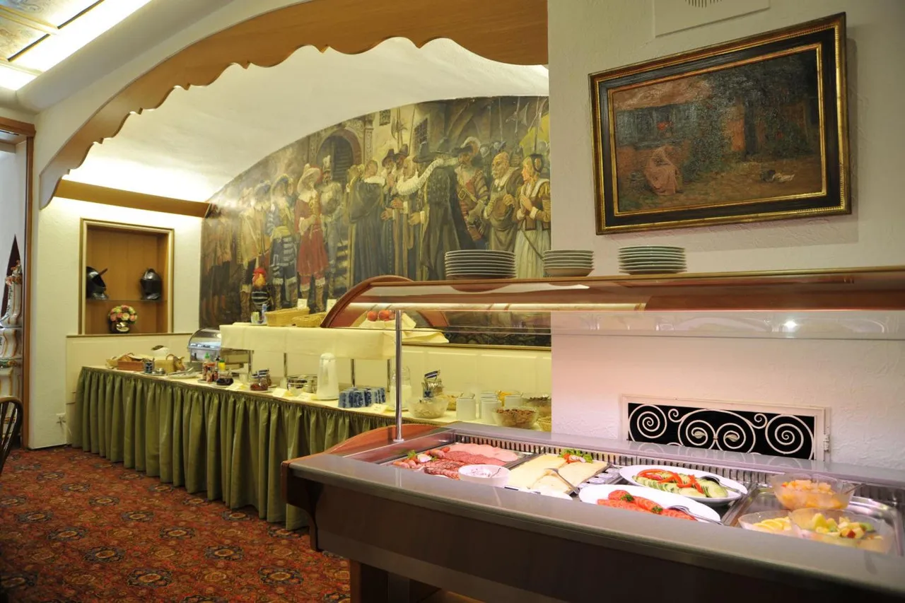 Tilman Riemenschneider Hotel — rooms and atmosphere
