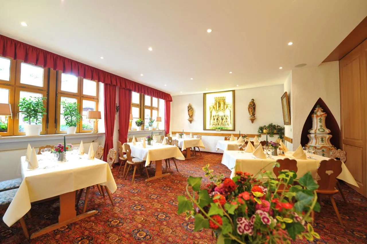 Tilman Riemenschneider Hotel — rooms and atmosphere