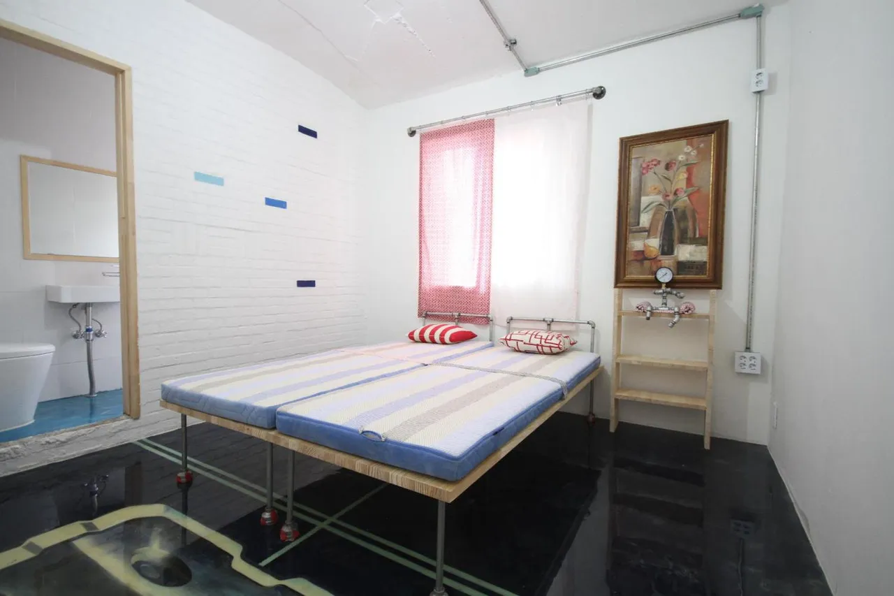 Time Travelers Party Hostel Hongdae — rooms and atmosphere