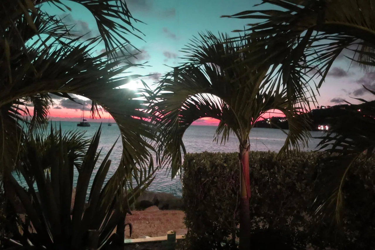 Timothy Beach Resort — ภาพห้องพักและบรรยากาศ