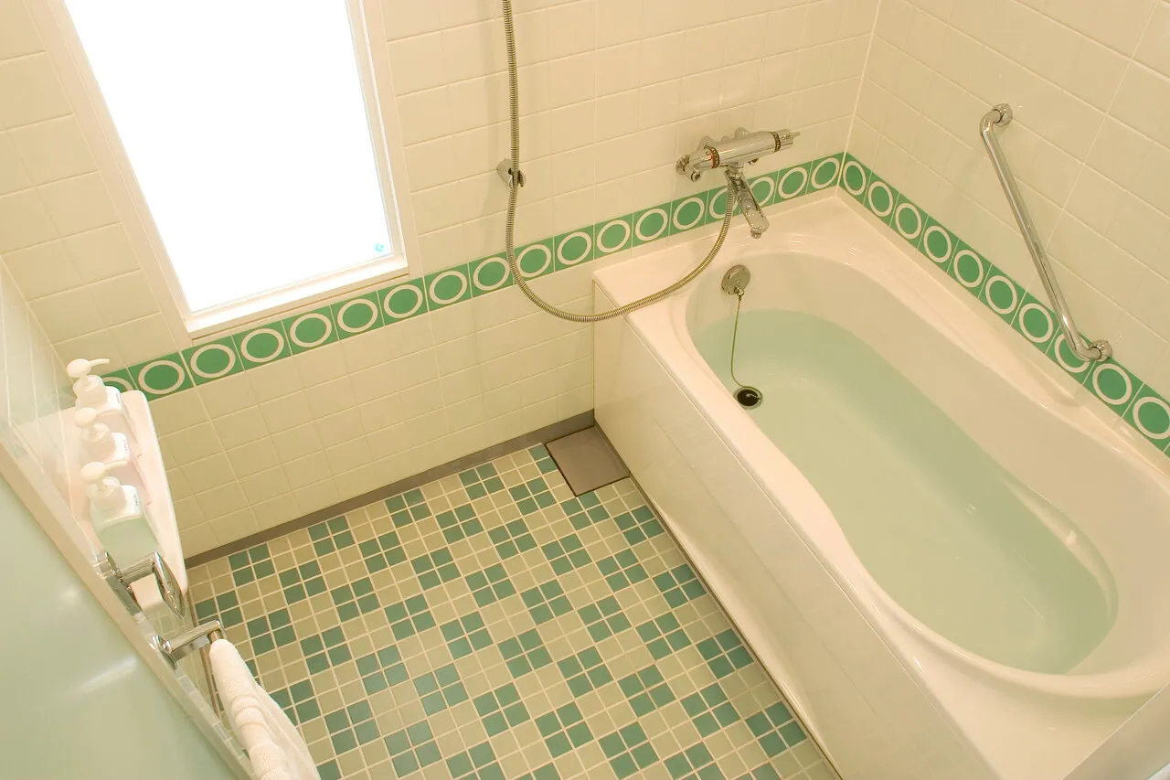 Tokyo Bay Maihama Hotel First Resort — rooms and atmosphere