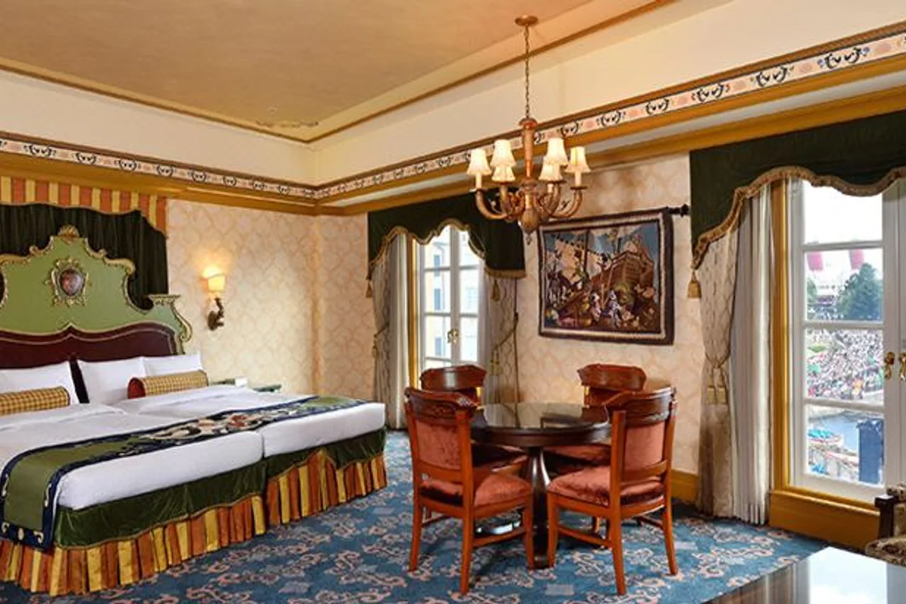Tokyo DisneySea Hotel MiraCosta — rooms and atmosphere