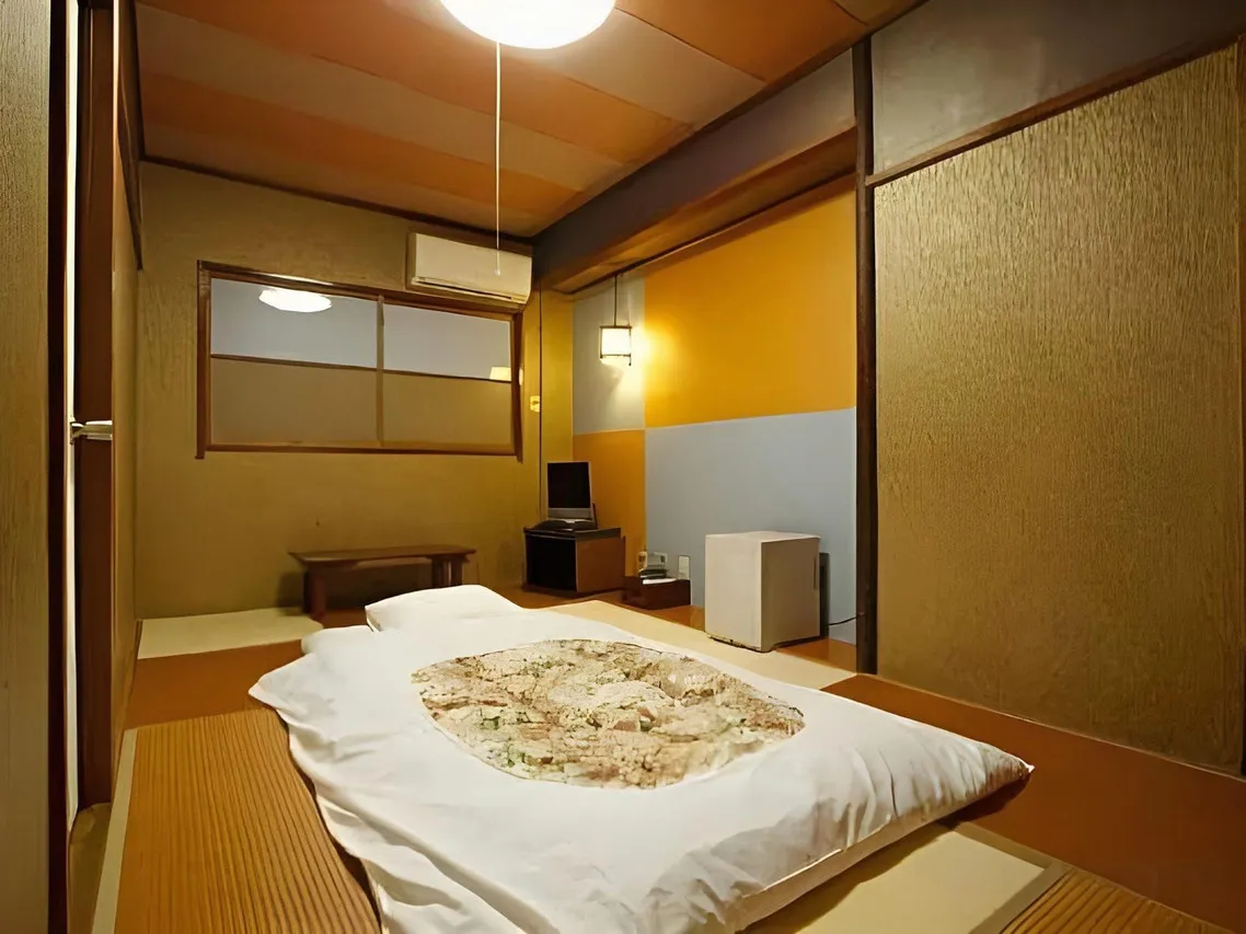 Tokyo Ueno New Izu Hotel — rooms and atmosphere