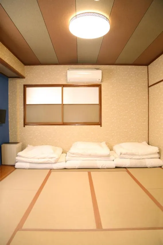 Tokyo Ueno New Izu Hotel — rooms and atmosphere