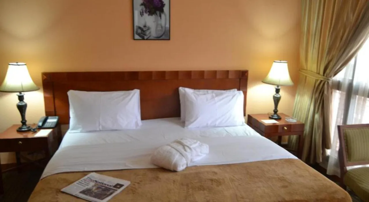 Top Stars Hotel Abu Dhabi — rooms and atmosphere