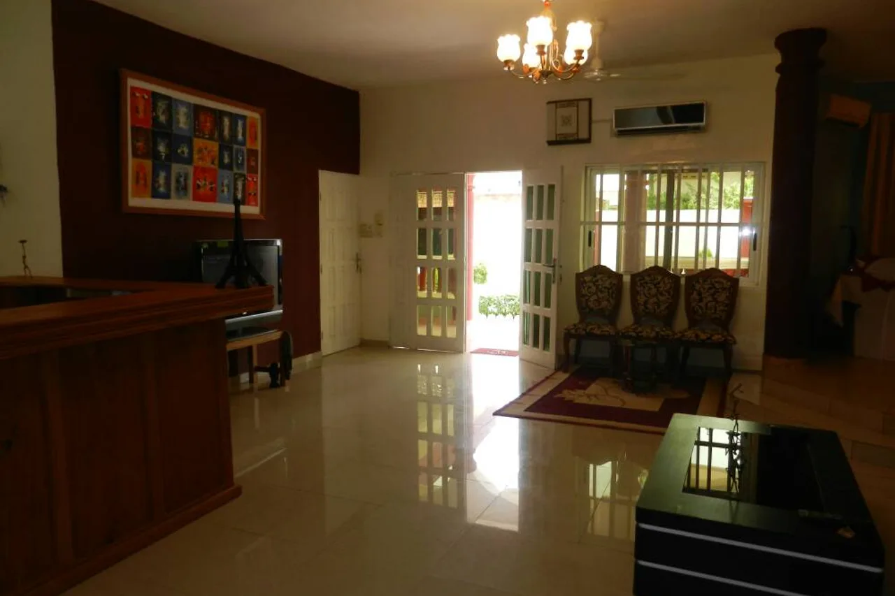 Tour Eiffel Hotel Benin — ภาพห้องพักและบรรยากาศ
