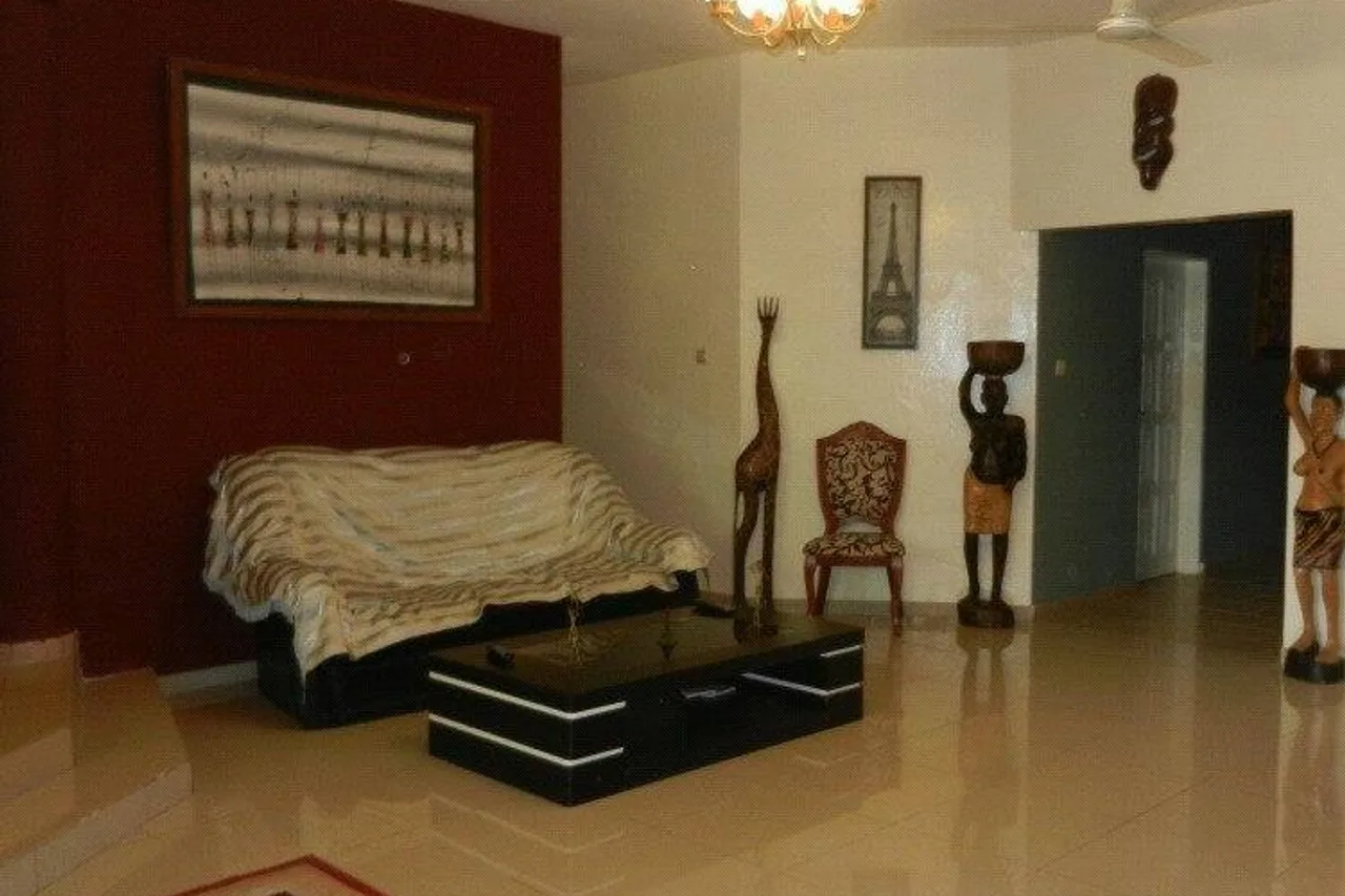 Tour Eiffel Hotel Benin — ภาพห้องพักและบรรยากาศ