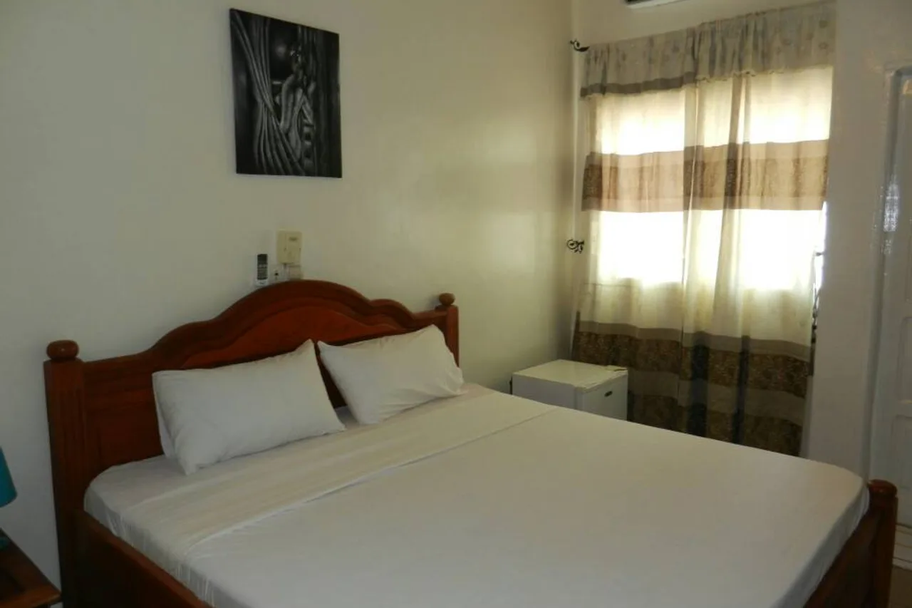 Tour Eiffel Hotel Benin — ภาพห้องพักและบรรยากาศ