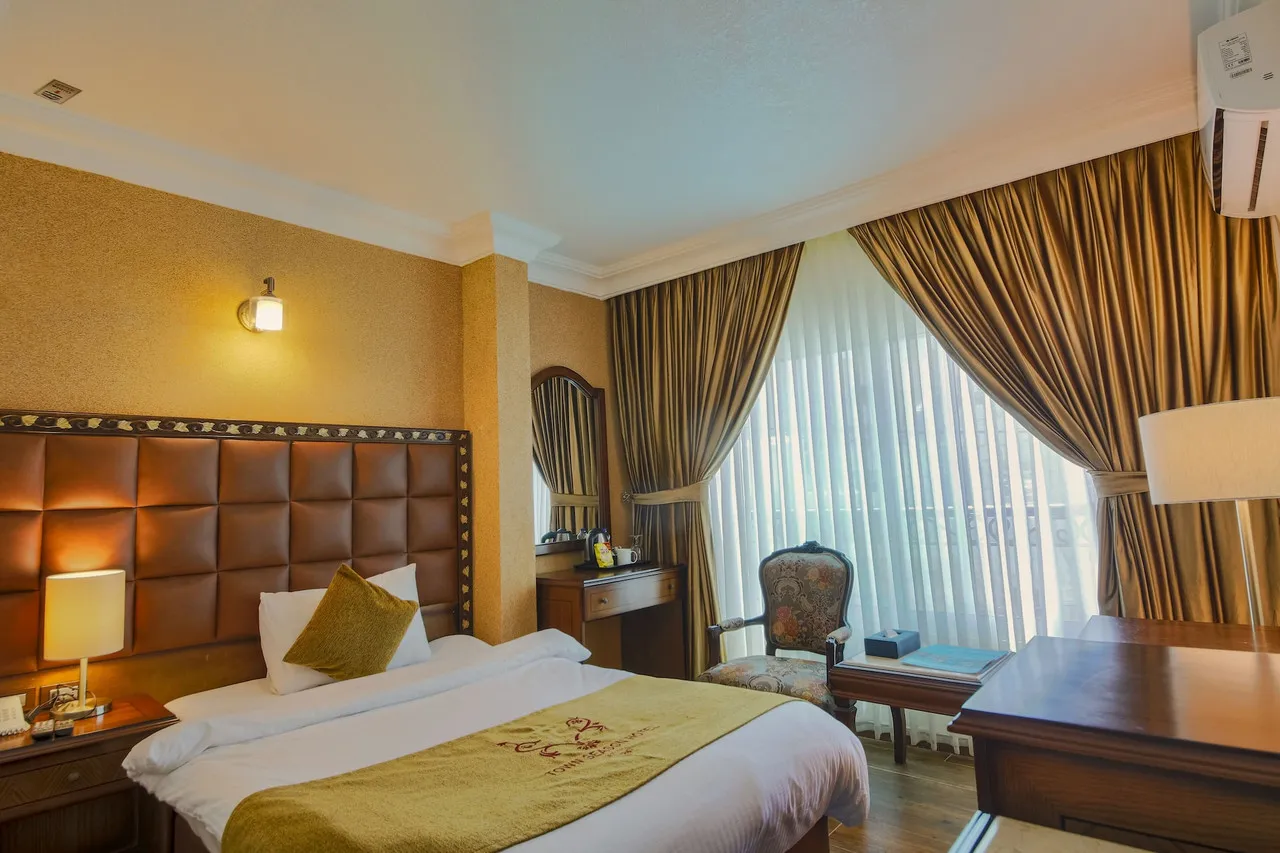 Town Season Hotel — rooms and atmosphere