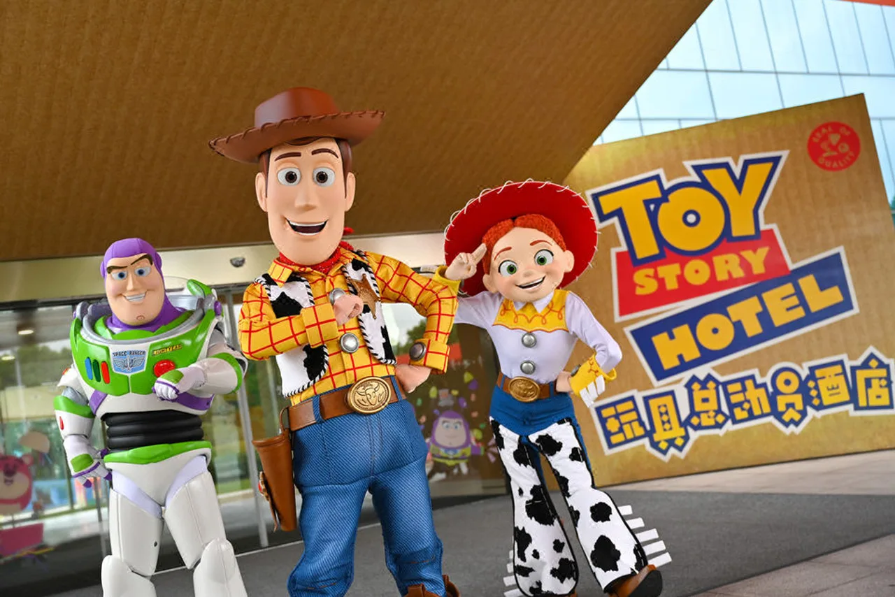 Toy Story Hotel (Shanghai Disney Resort) — rooms and atmosphere