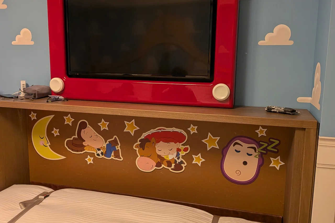 Tokyo Disney Toy Story Hotel — rooms and atmosphere