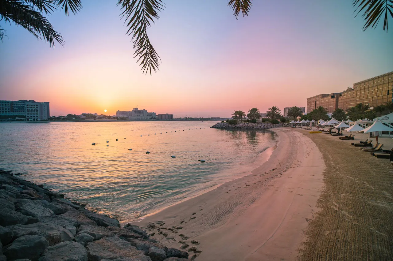 Traders Hotel, Qaryat Al Beri Abu Dhabi — ภาพห้องพักและบรรยากาศ