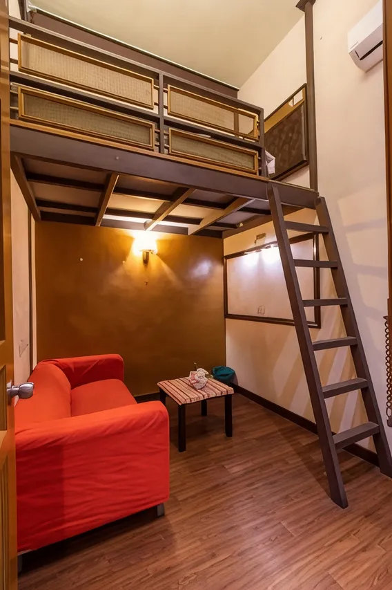 Travel Hub Highstreet — rooms and atmosphere