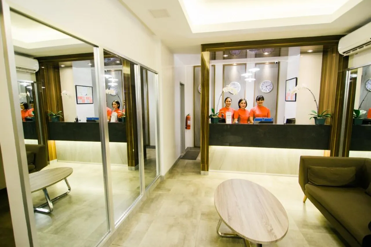 Travelite Express Hotel — rooms and atmosphere
