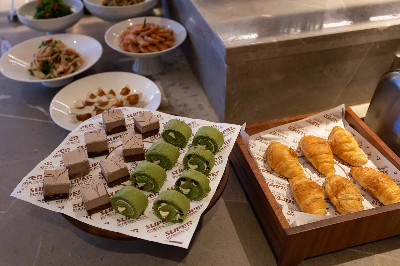 Treasury Hotel Shanghai Nanjing East Road — rooms and atmosphere