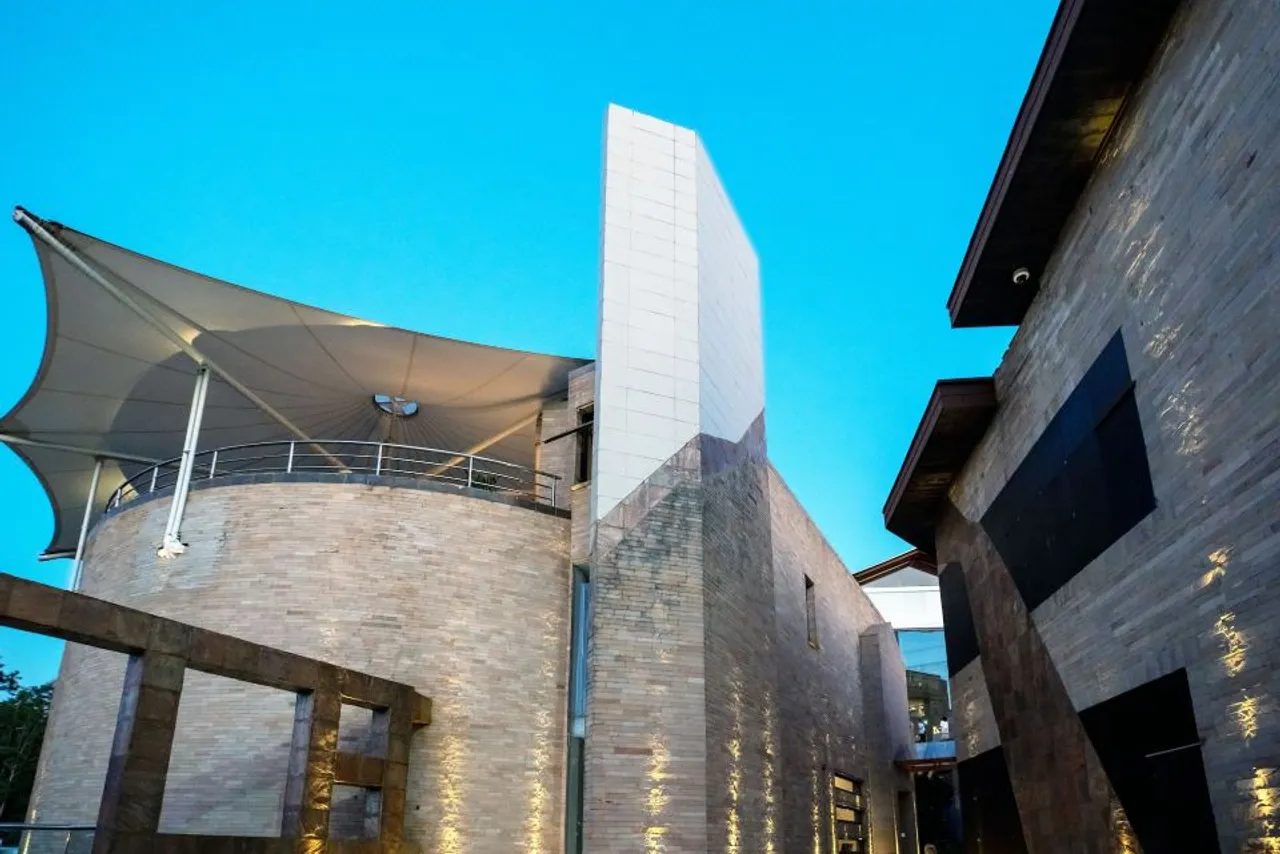 Tribe Hotel, a Member of Design Hotels — rooms and atmosphere
