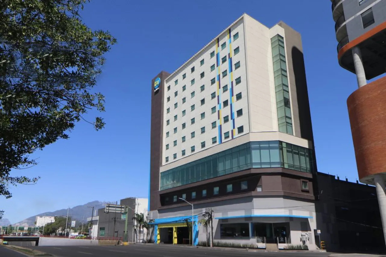 Tru by Hilton Monterrey Fundidora — rooms and atmosphere