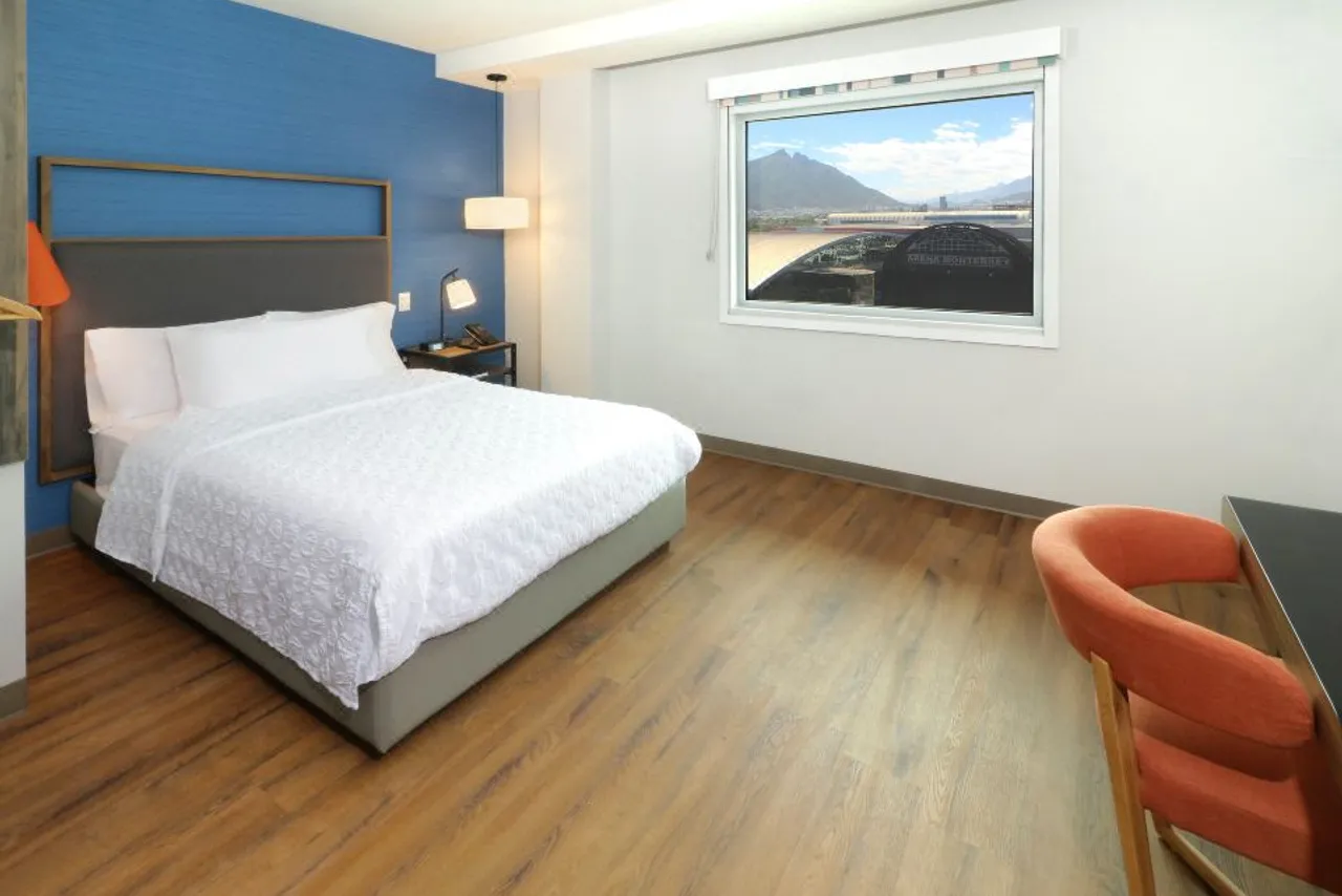 Tru by Hilton Monterrey Fundidora — rooms and atmosphere
