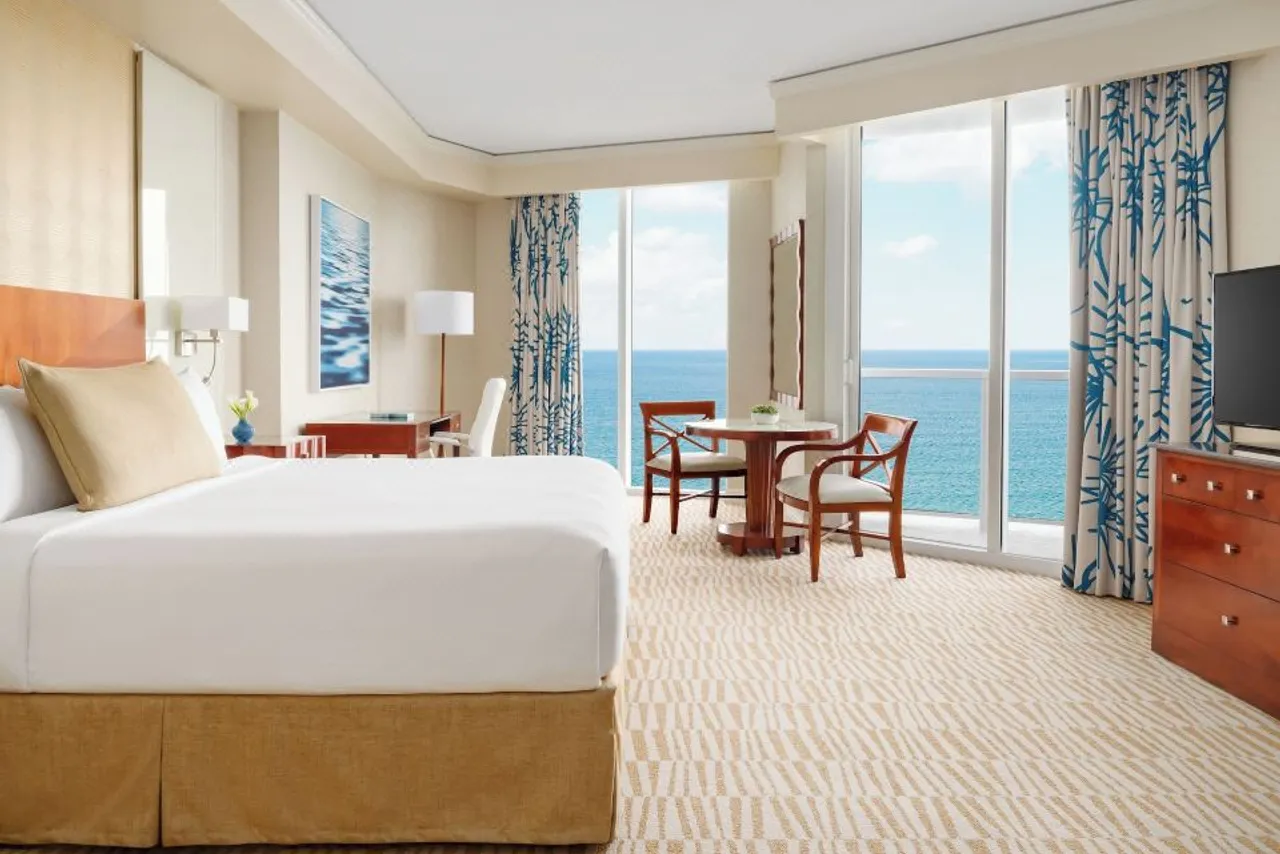 Trump International Beach Resort — rooms and atmosphere