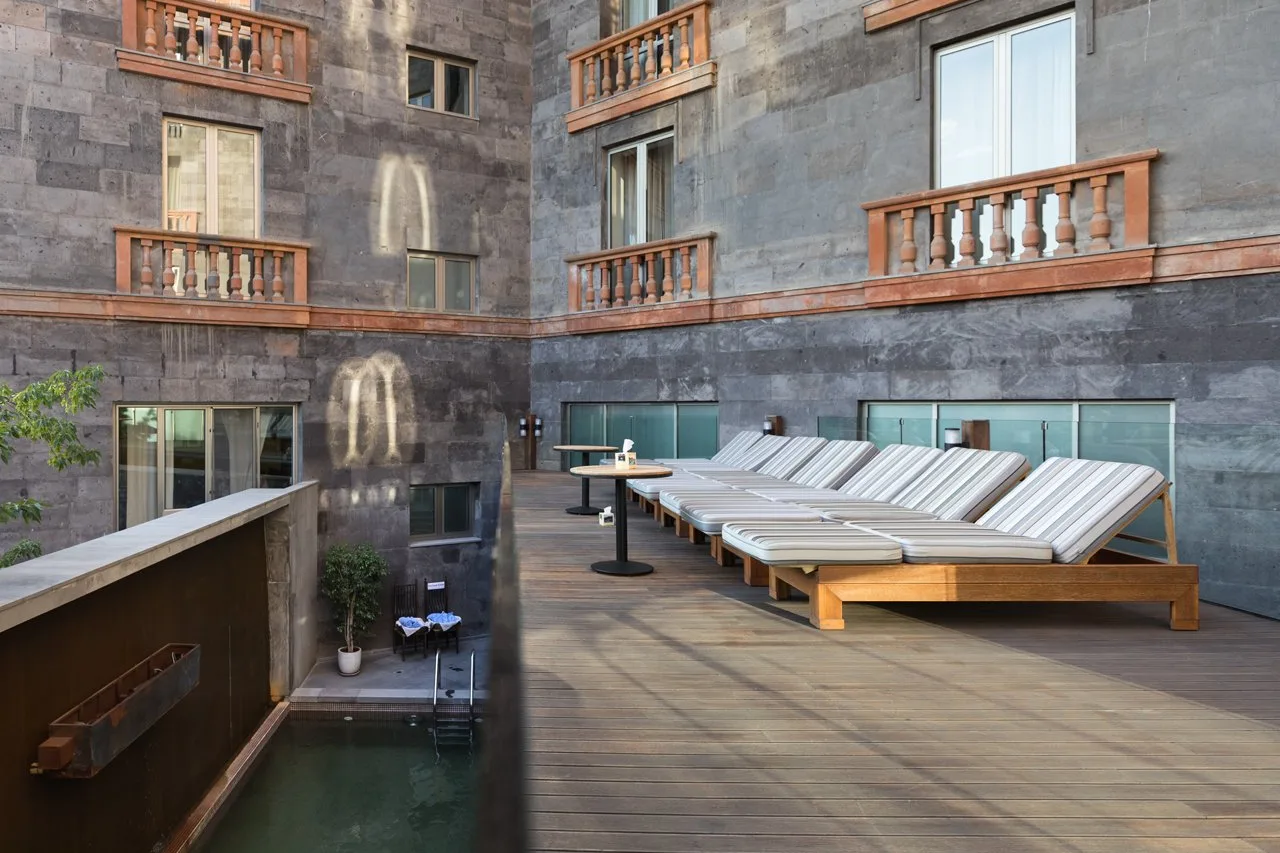 Tufenkian Historic Yerevan Hotel — rooms and atmosphere
