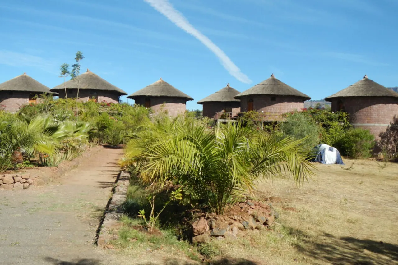 Tukul Village — ภาพห้องพักและบรรยากาศ