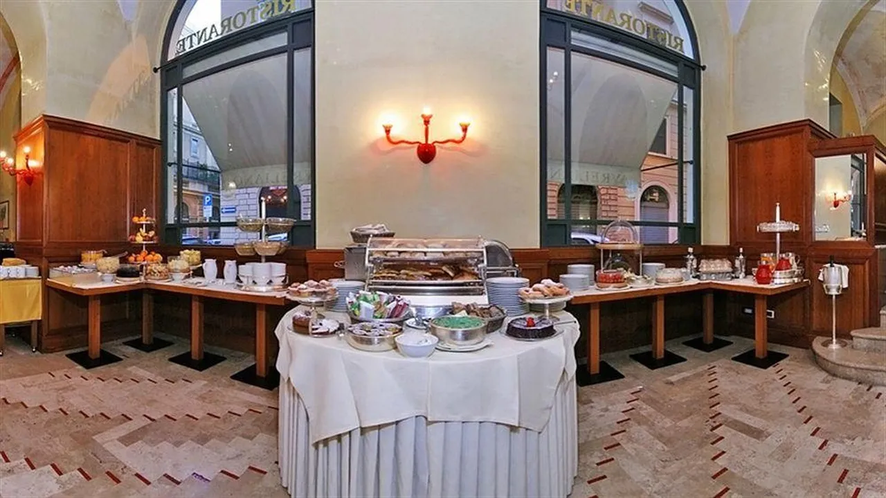 UNA Hotels Decò Roma — rooms and atmosphere