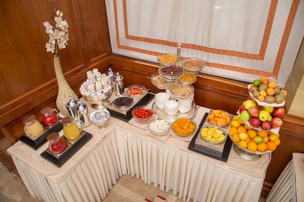UNA Hotels Decò Roma — rooms and atmosphere