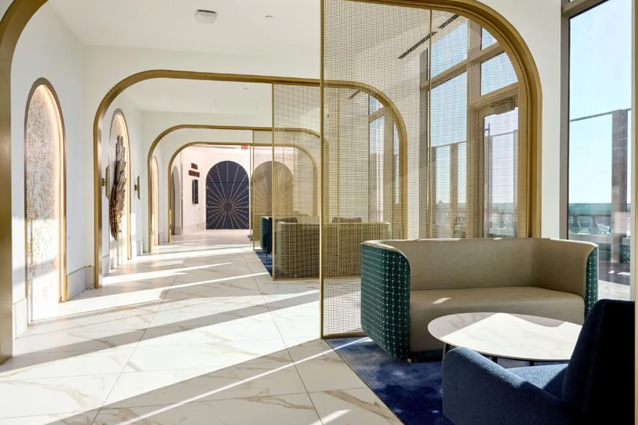 Universal Helios Grand Hotel, a Loews Hotel — rooms and atmosphere