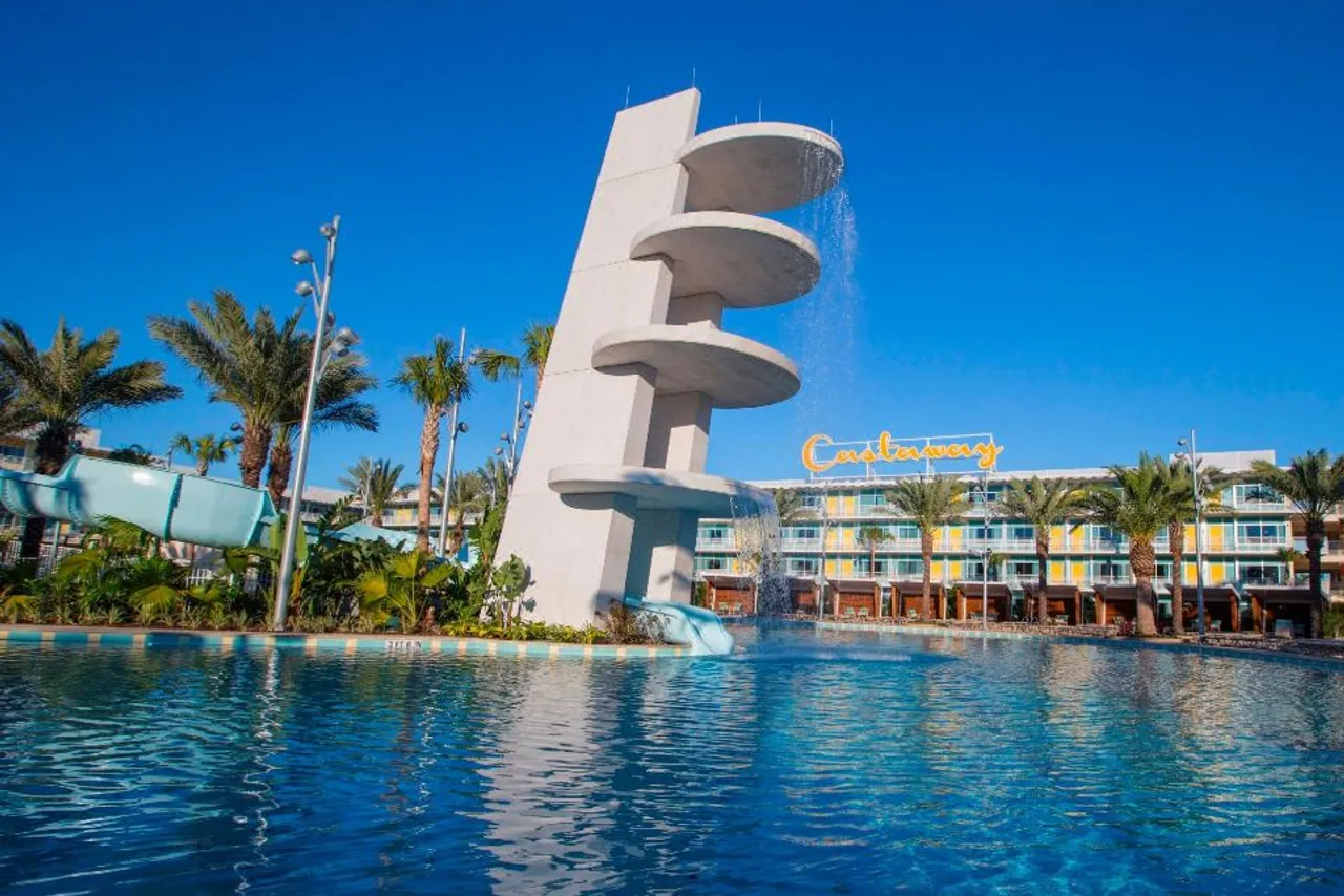 Universal's Cabana Bay Beach Resort — rooms and atmosphere