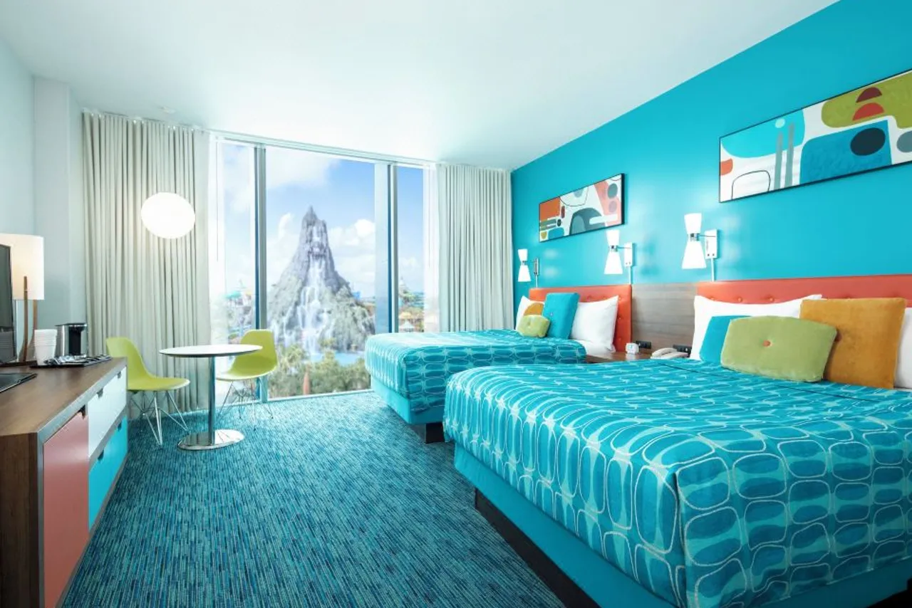 Universal's Cabana Bay Beach Resort — rooms and atmosphere