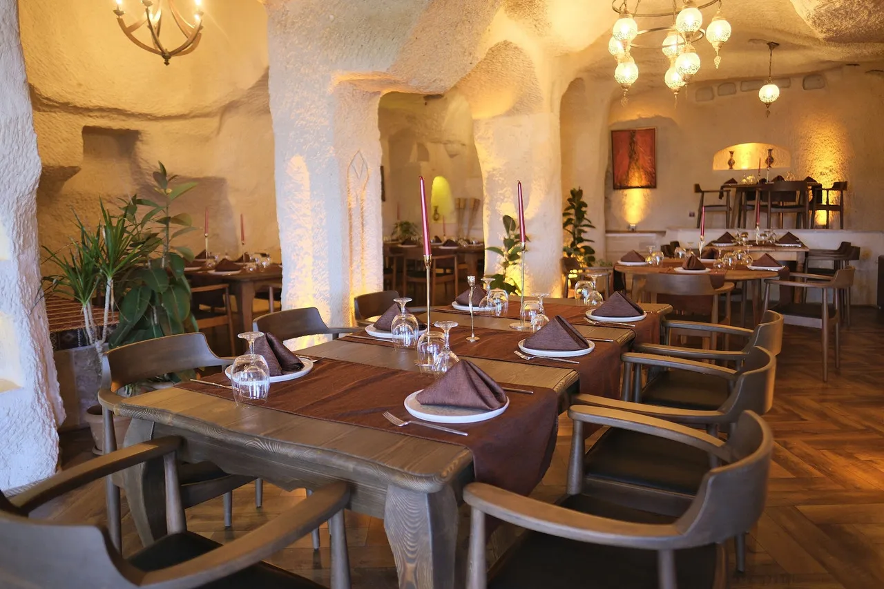 Urgup Evi Cave Hotel — ภาพห้องพักและบรรยากาศ
