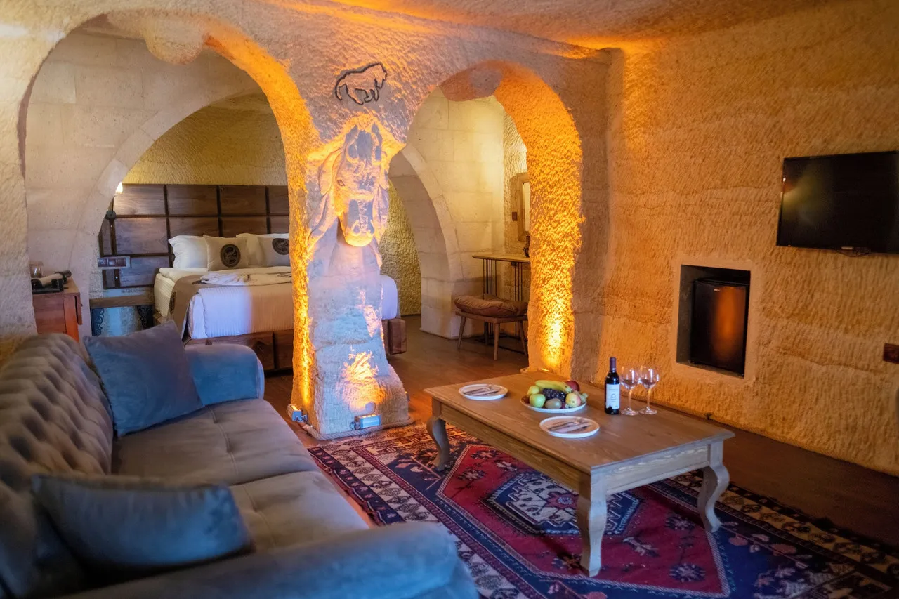 Urgup Evi Cave Hotel — ภาพห้องพักและบรรยากาศ