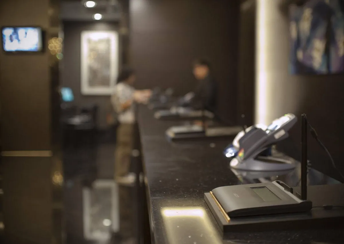 V Hotel Lavender — rooms and atmosphere