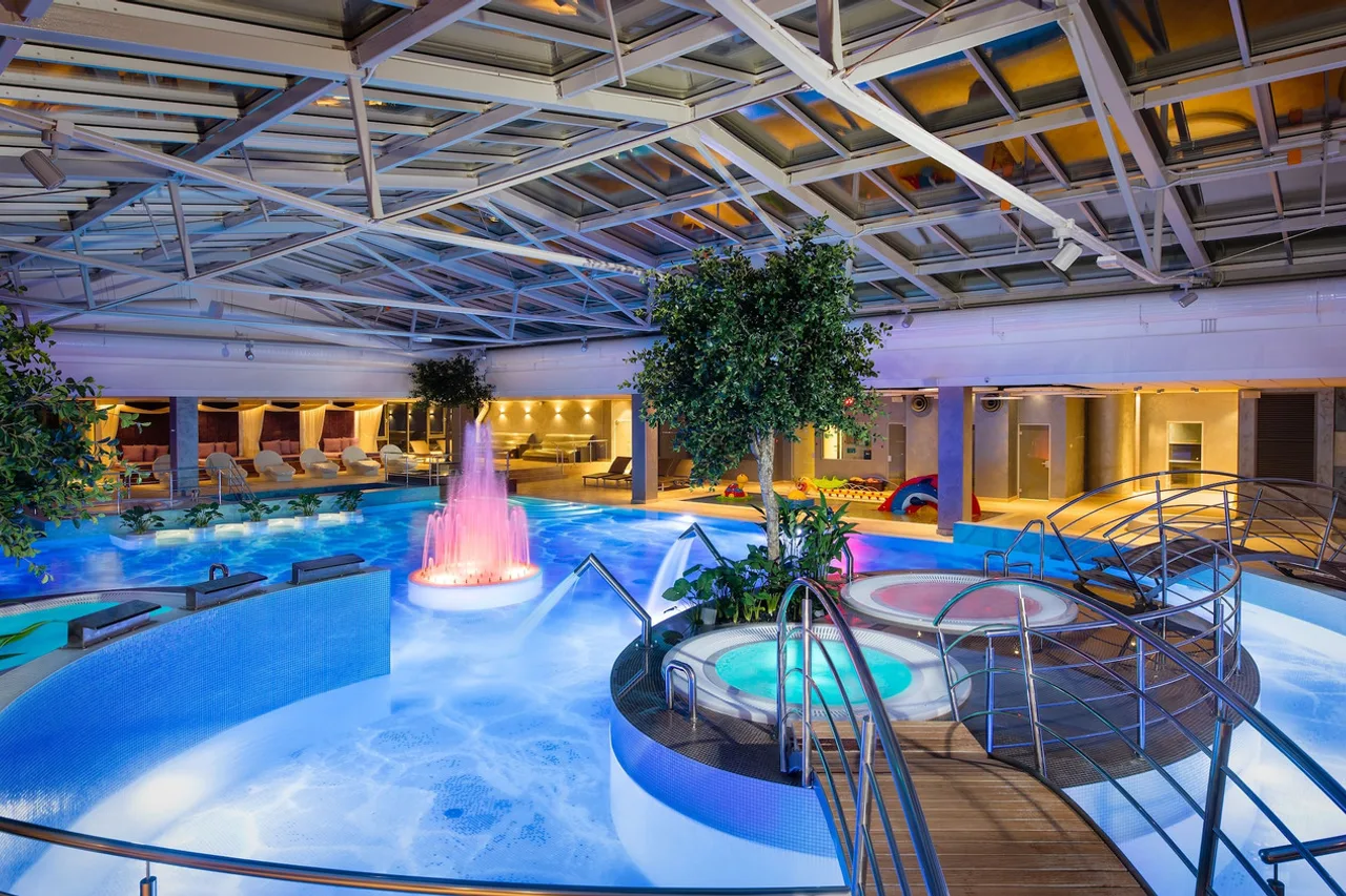 V Spa & Conference Hotel — ภาพห้องพักและบรรยากาศ