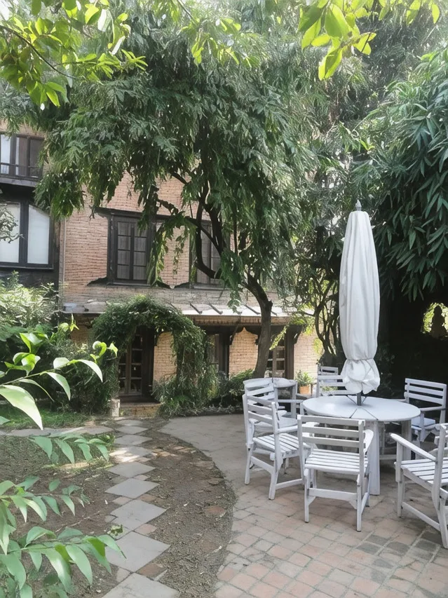 Vajra Hotel — rooms and atmosphere