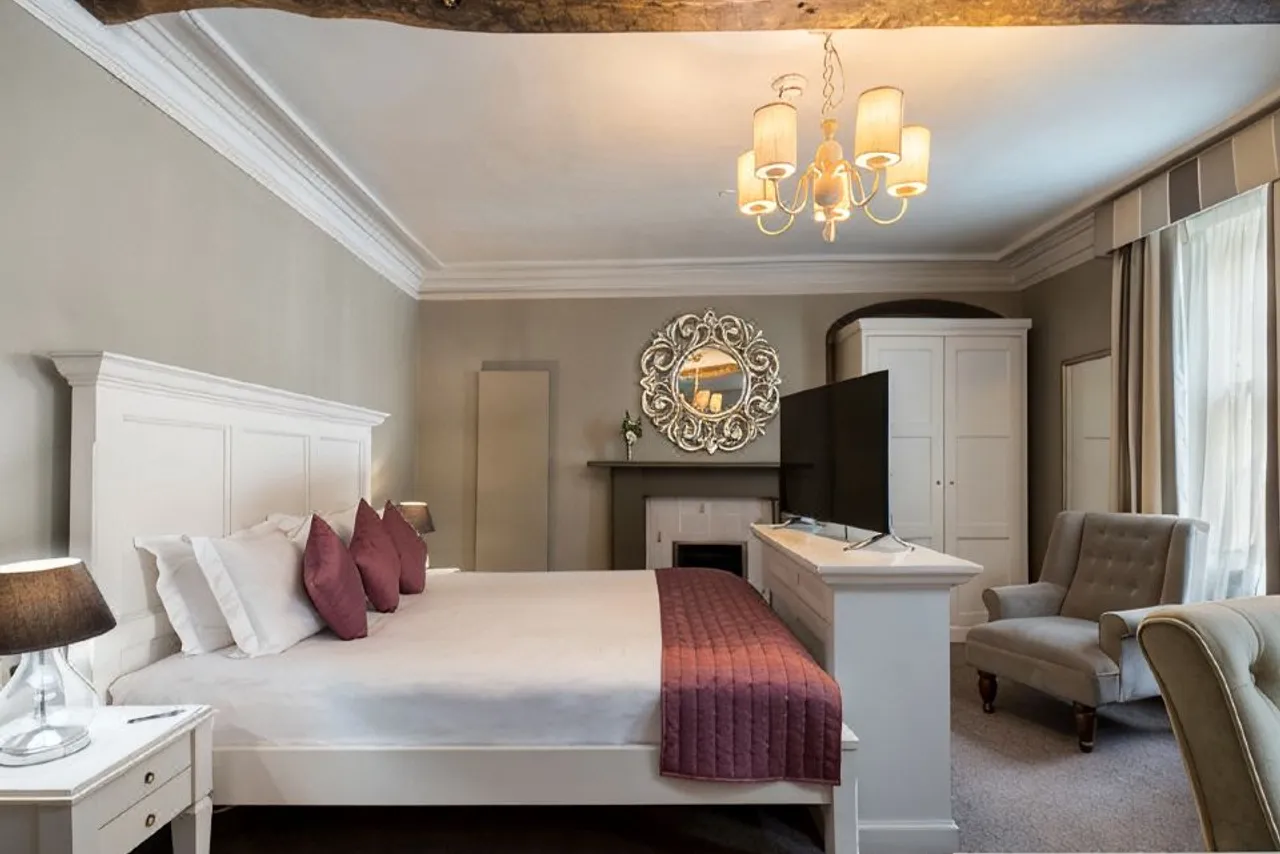 Vanbrugh House Hotel — rooms and atmosphere