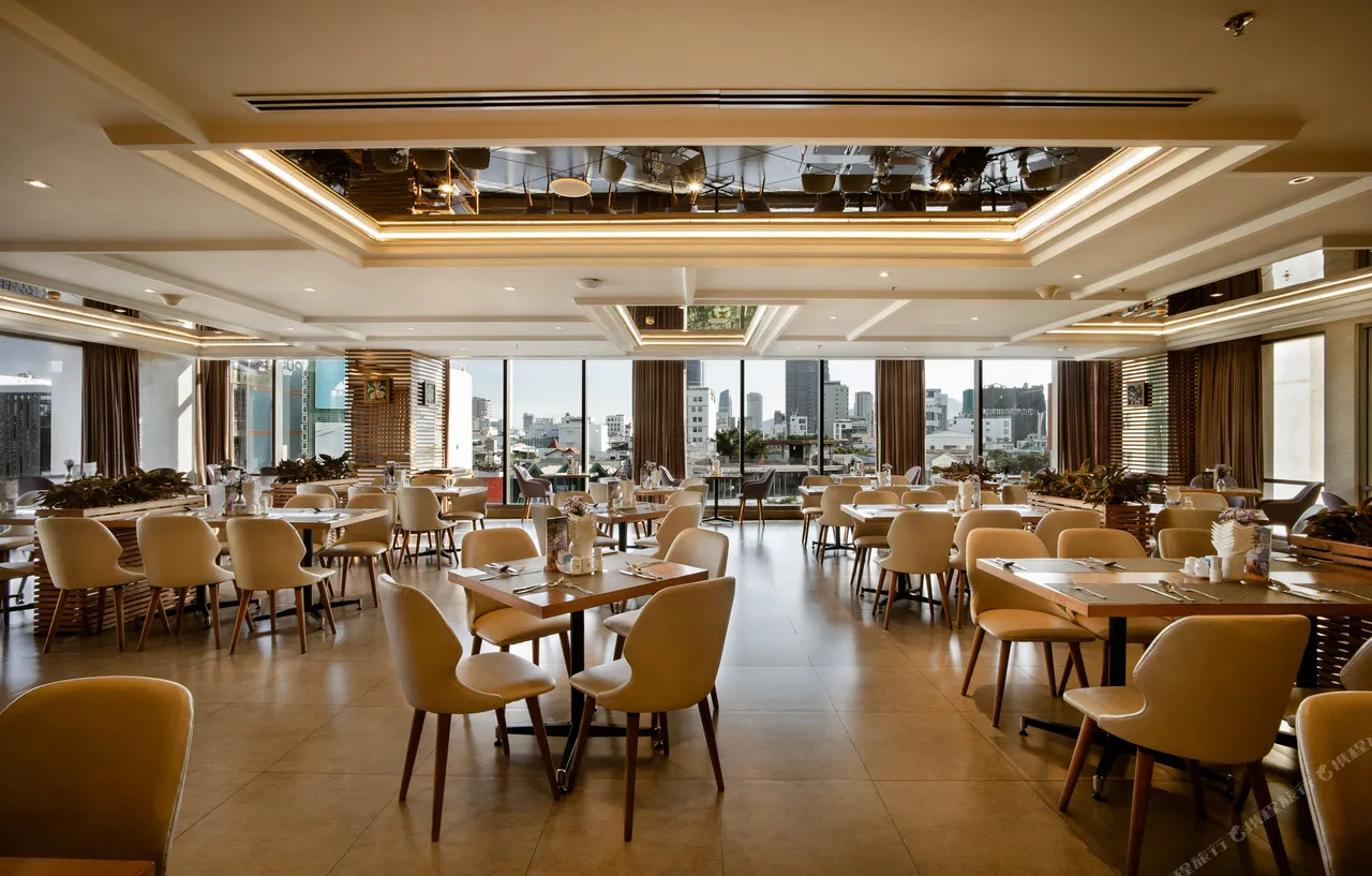 Vanda Hotel — rooms and atmosphere