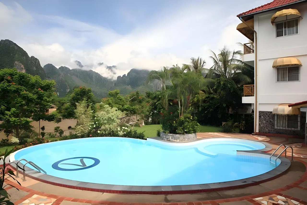 Vansana Vang Vieng — rooms and atmosphere