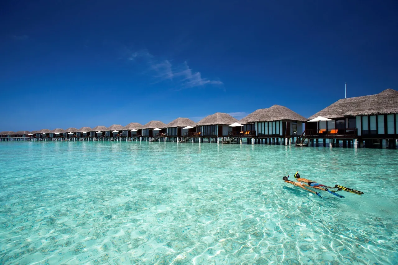 Velassaru Maldives — rooms and atmosphere