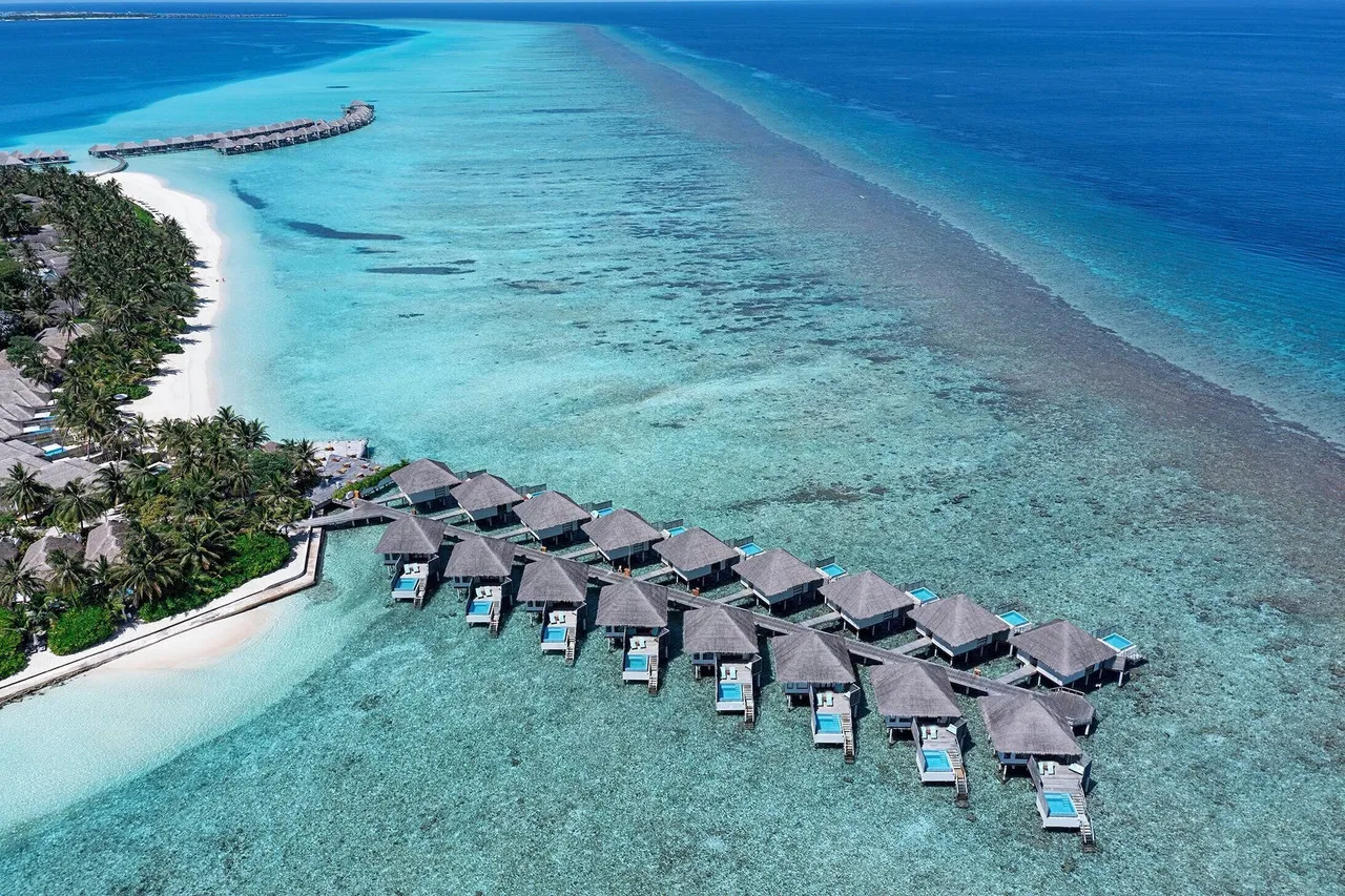 Velassaru Maldives — rooms and atmosphere