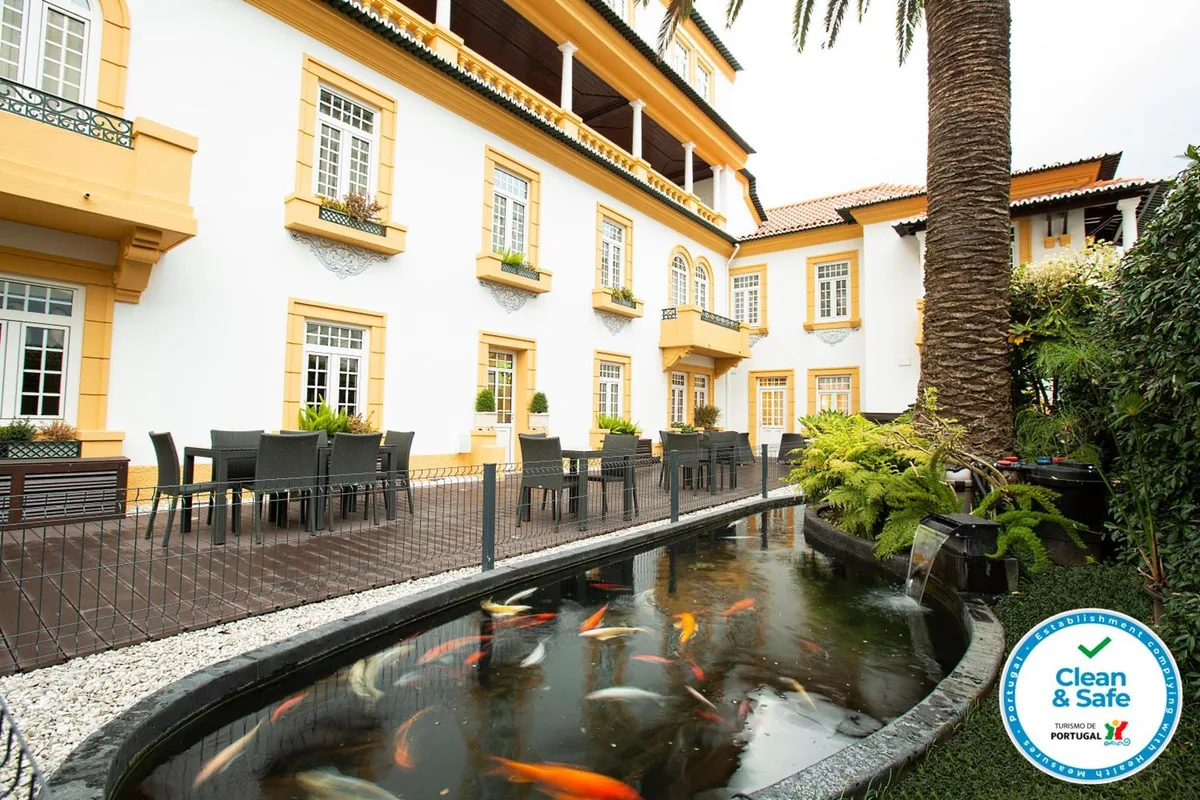 Veneza Hotel — อาไวโร