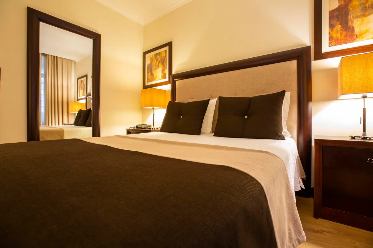 Veneza Hotel — ภาพห้องพักและบรรยากาศ