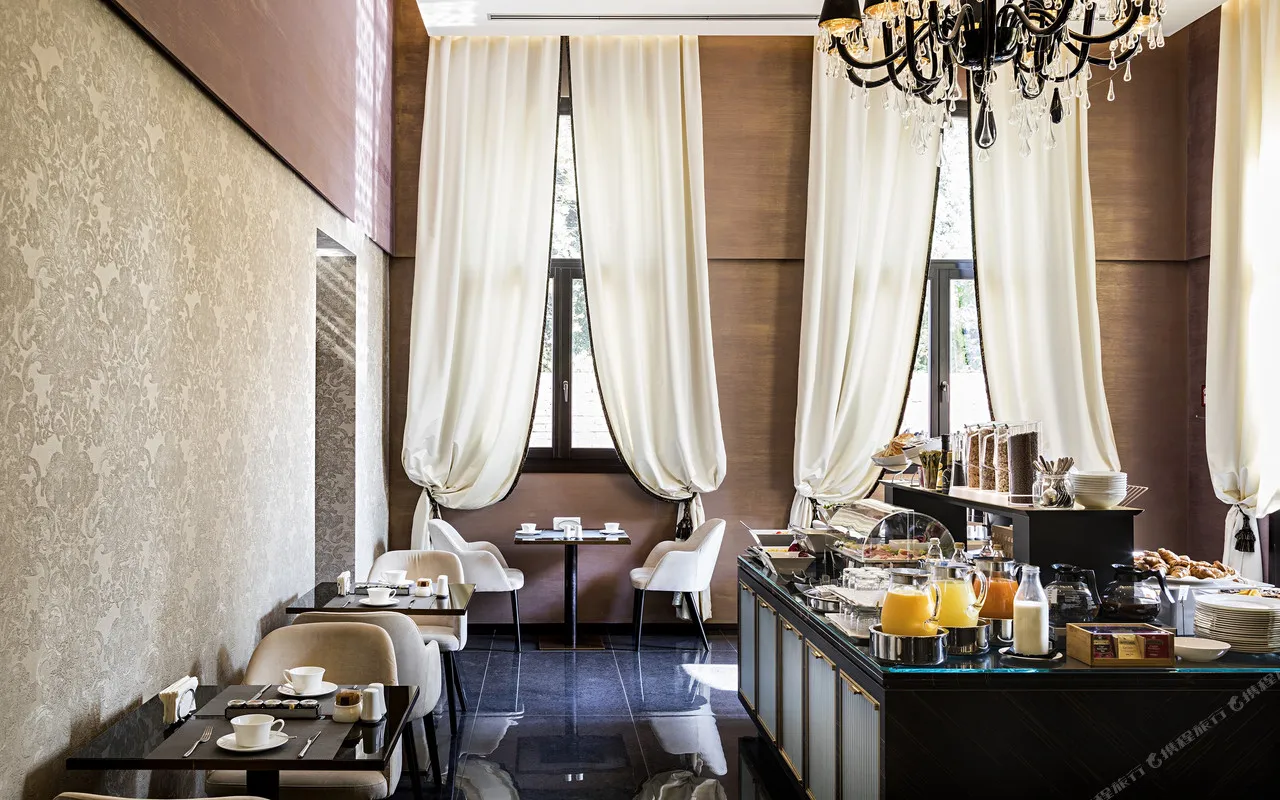 Venice Times Hotel — rooms and atmosphere