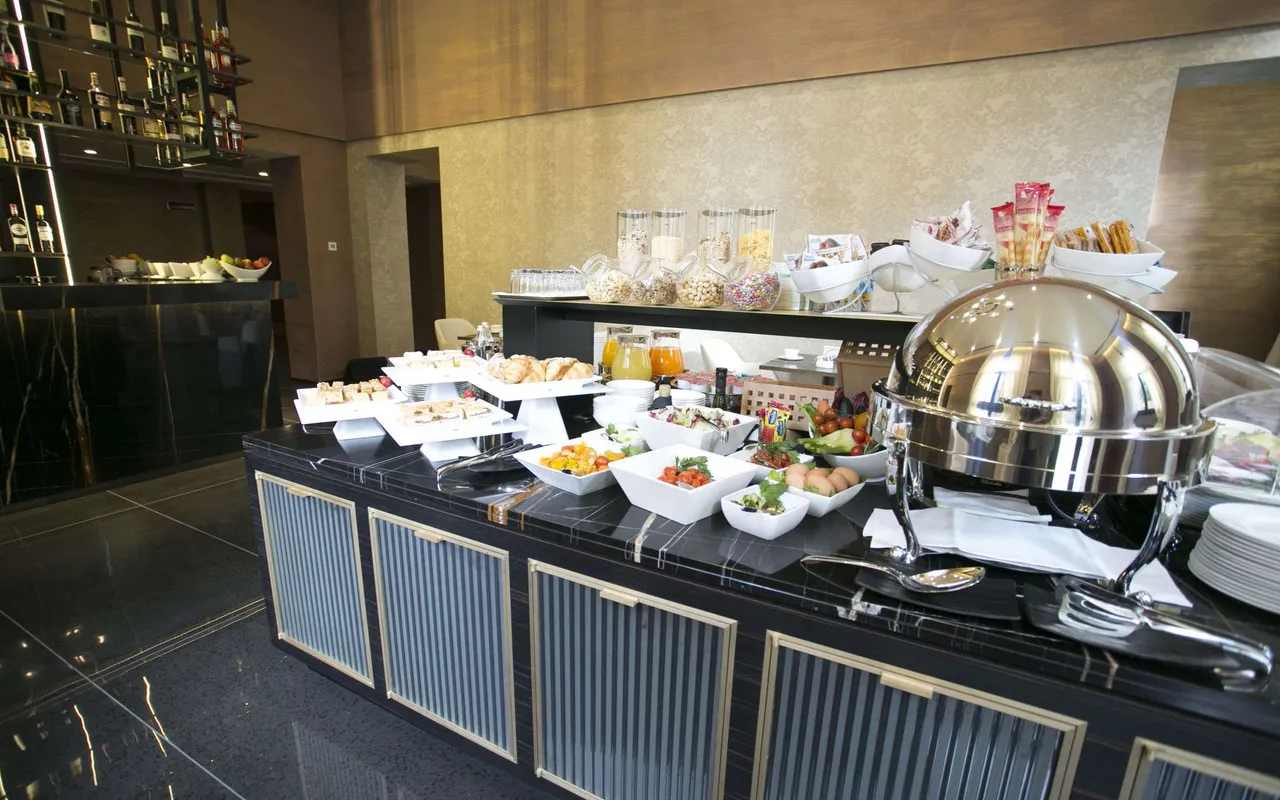Venice Times Hotel — rooms and atmosphere