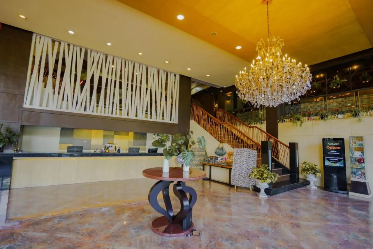 Venus Parkview Hotel — rooms and atmosphere