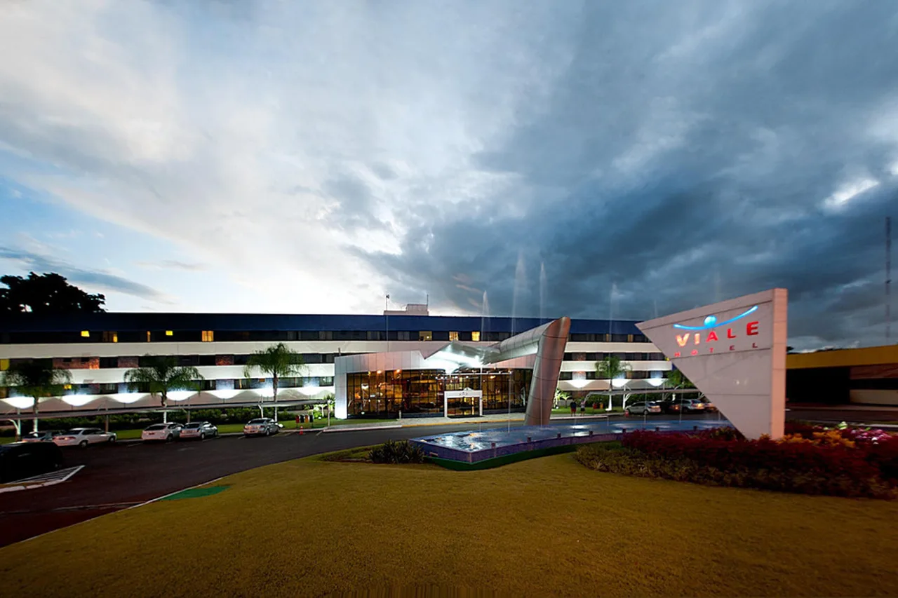 Viale Cataratas Hotel & Eventos — โฟซดูอีกวาซู