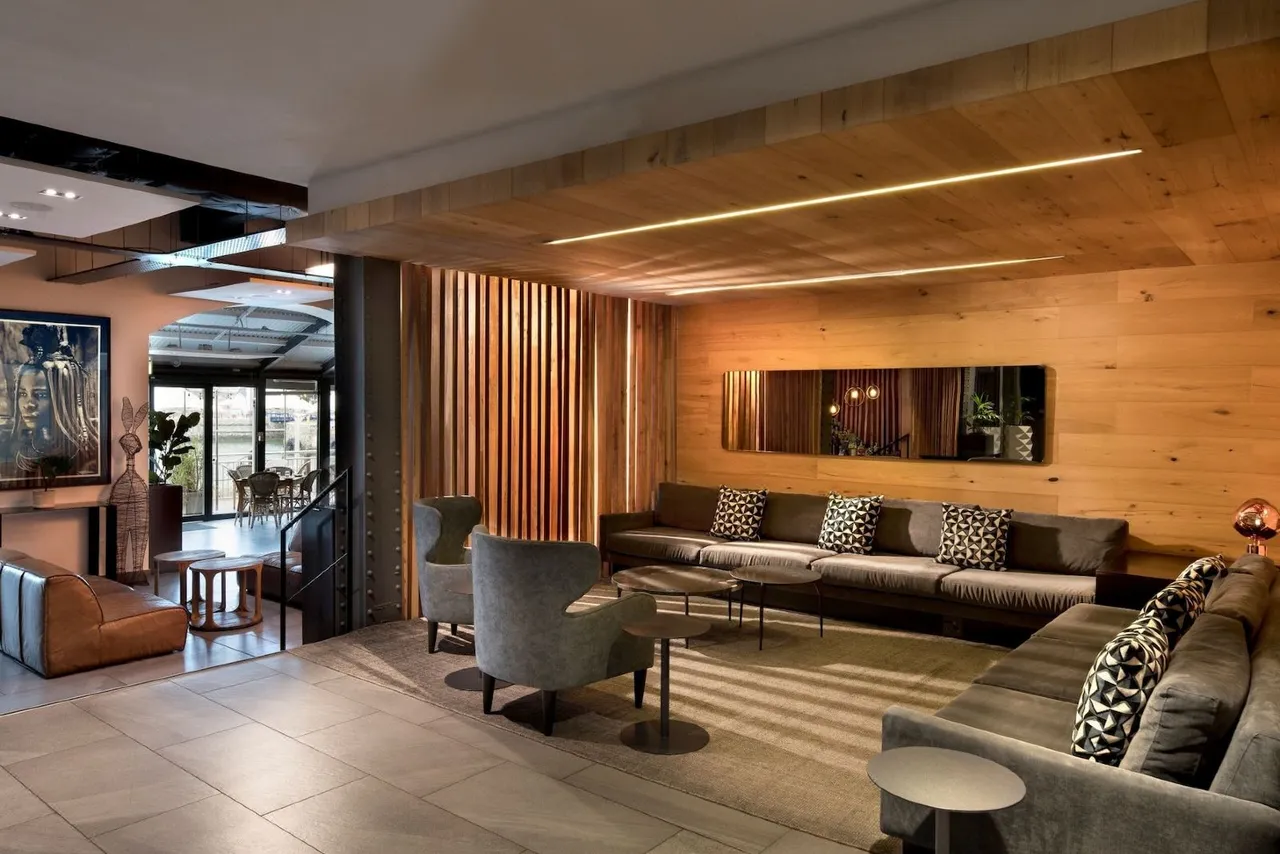 Victoria & Alfred Hotel by NEWMARK — rooms and atmosphere
