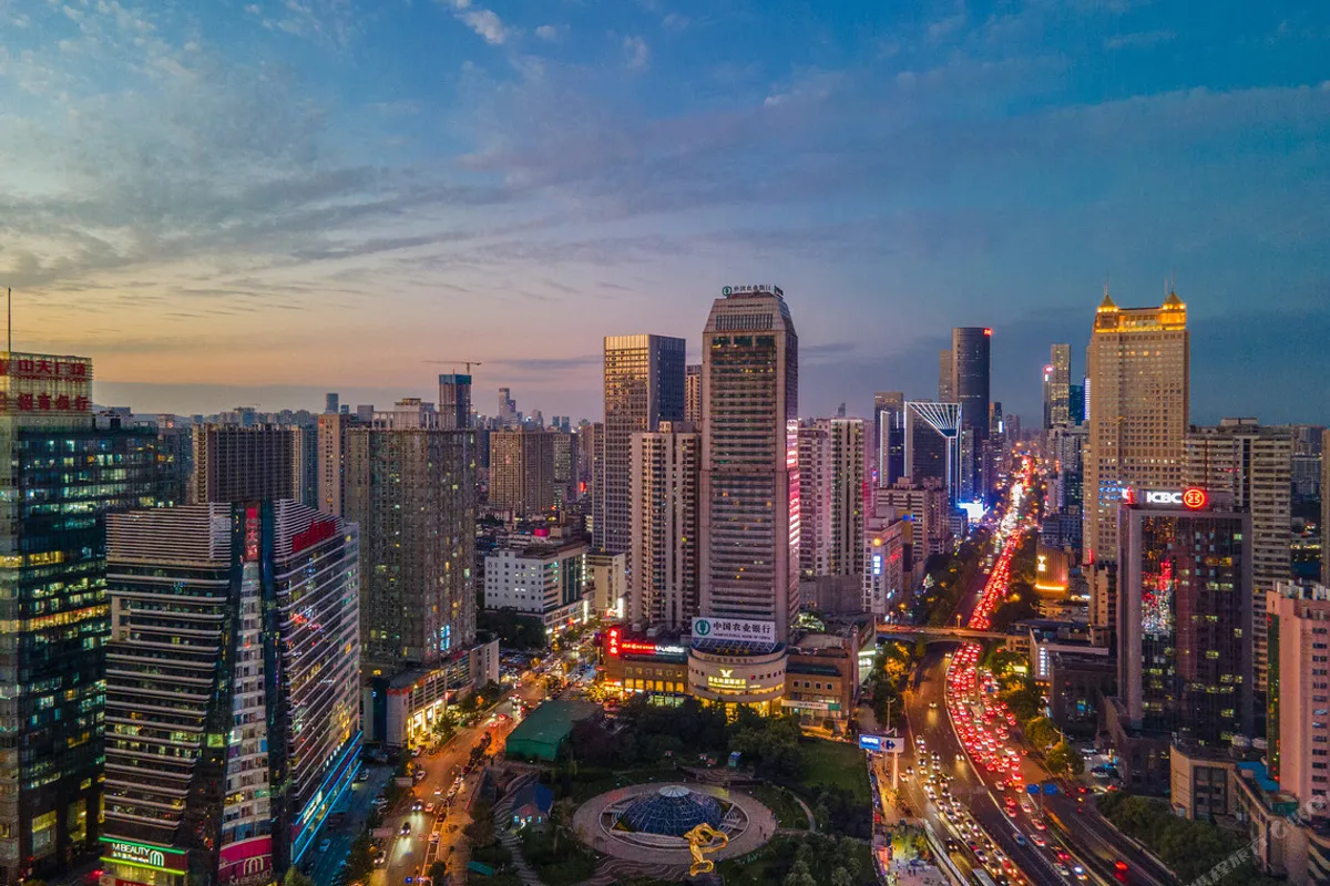 Vienna International Hotel Changsha Furong Square — rooms and atmosphere