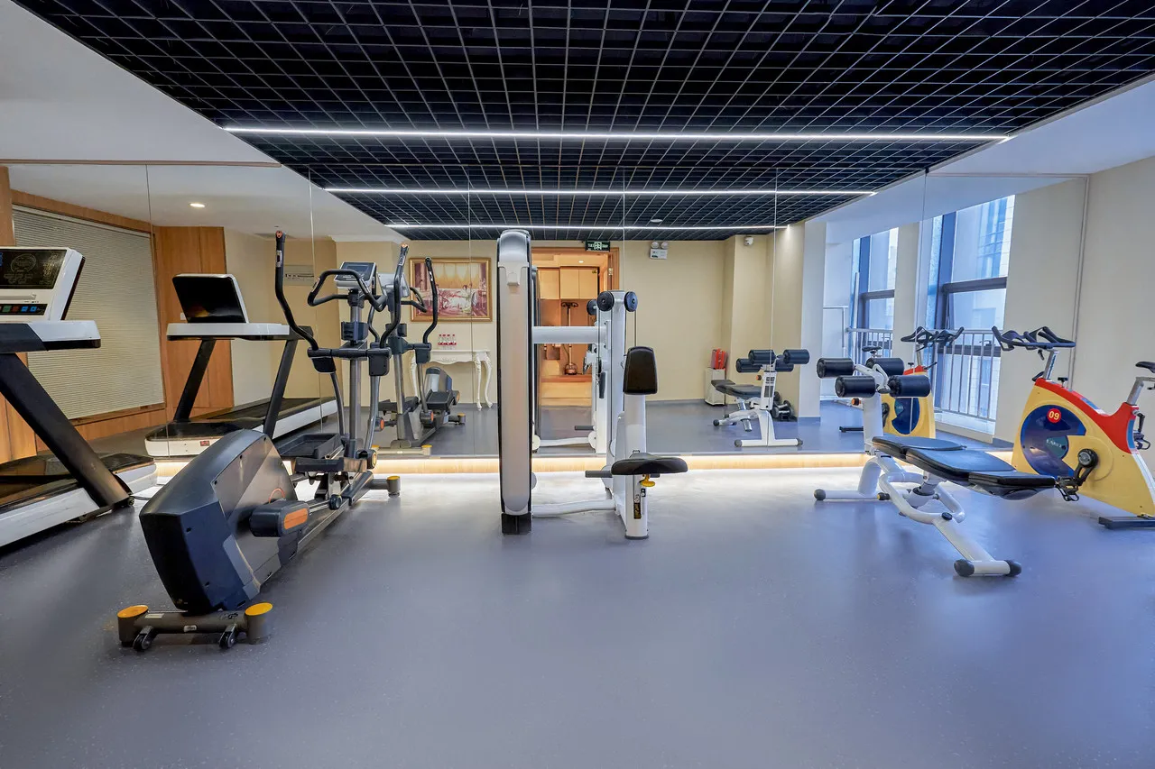Vienna International Hotel Luoyang — rooms and atmosphere